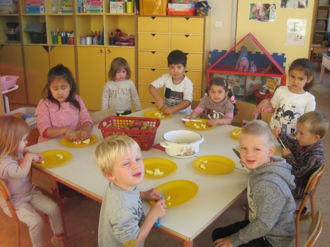 Atelier culinaire en maternelle.